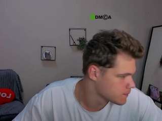  lucas-long chat room