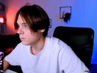  lucas-long chat room