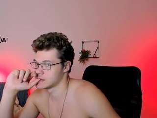  lucas-long chat room