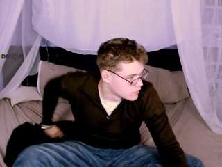  lucas-long chat room