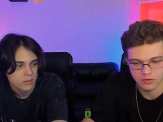  lucas-long chat room