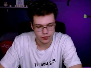 lucas-long Live Webcam on {site_name}