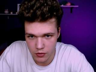  lucas-long chat room