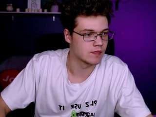 lucas-long Live Webcam on {site_name}