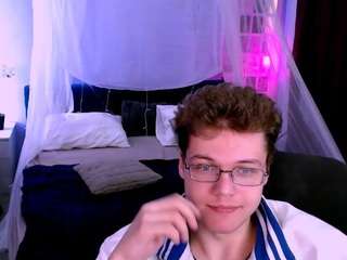  lucas-long chat room