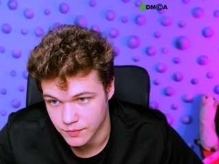  lucas-long chat room