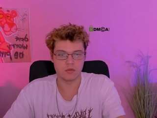  lucas-long chat room