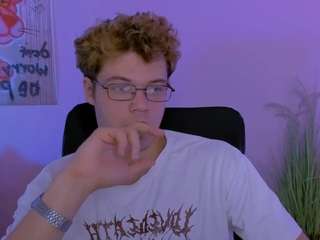  lucas-long chat room