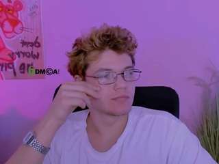  lucas-long chat room