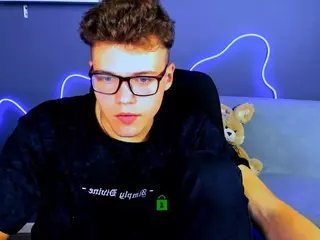 lucas-long's Live Sex Cam Show