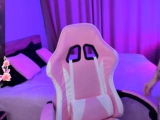 miascarlet Live Webcam on CamSoda