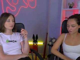 niki-miki live cam preview