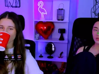 niki-miki's Live Sex Cam Show