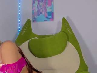 Live webcam model sammydevine on Soda Cams