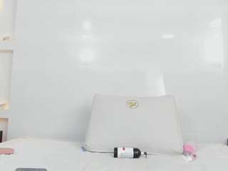 ikia-lopezz's CamSoda show and profile