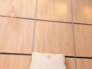 Questo modello è in diretta ora. ikia-lopezz