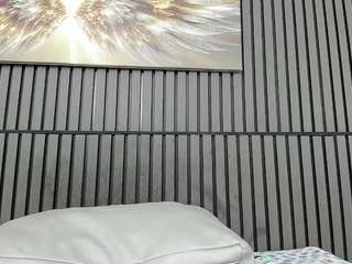 Ikia-Lopezz live cam preview