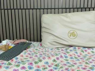 Ikia-Lopezz live cam preview