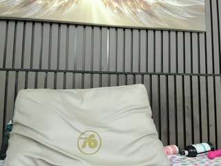 Ikia-Lopezz live cam preview