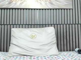 Ikia-Lopezz live cam preview