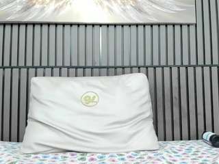 Ikia-Lopezz live cam preview