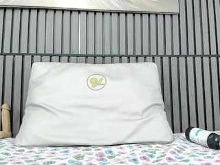 Ikia-Lopezz live cam preview