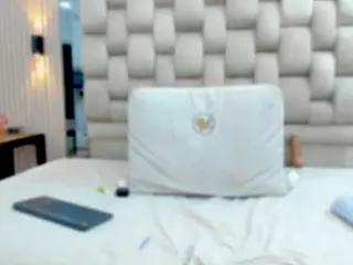 Ikia-Lopezz's Live Sex Cam Show