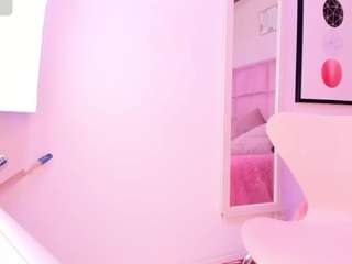 janah-myers's CamSoda show and profile