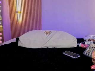 liah-cleir's CamSoda show and profile