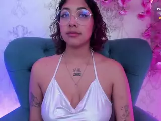 Oliv-Jones's Live Sex Cam Show