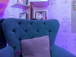 Oliv-Jones's Live Sex Cam Show