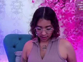 Oliv-Jones's Live Sex Cam Show