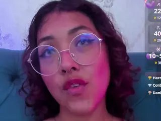 Oliv-Jones's Live Sex Cam Show