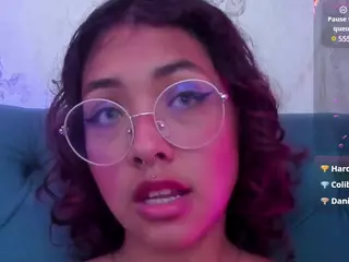 Oliv-Jones's Live Sex Cam Show