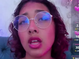 Oliv-Jones's Live Sex Cam Show