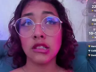 Oliv-Jones's Live Sex Cam Show