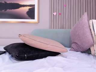 blue-sixx's CamSoda show and profile