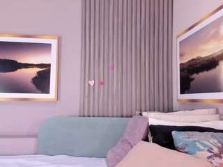 blue-sixx's CamSoda show and profile