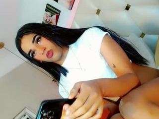 franyelys-mistih Live Webcam on CamSoda
