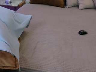 naughtyloryy live cam profile