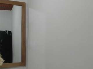 sabrina-brunette Live Webcam on CamSoda