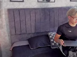 whisk-wild's Live Sex Cam Show