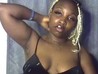 freakybrula's CamSoda show and profile