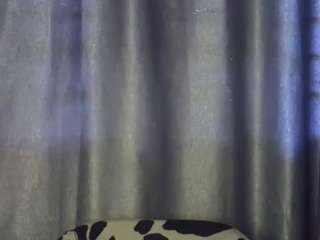 freakybrula live webcam show
