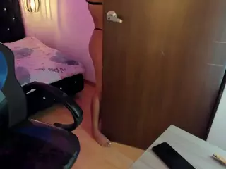 N I C O L L's Live Sex Cam Show