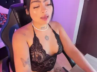 N I C O L L's Live Sex Cam Show