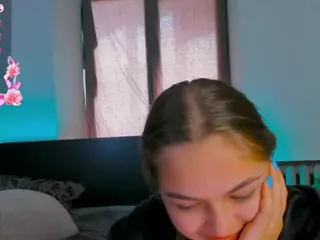 TaiteBluett's Live Sex Cam Show