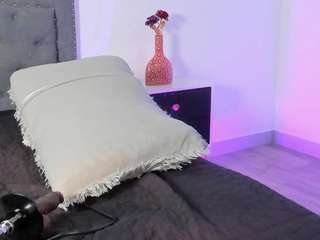 zaracampbell webcam