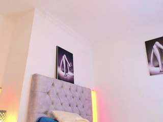 zaracampbell webcam