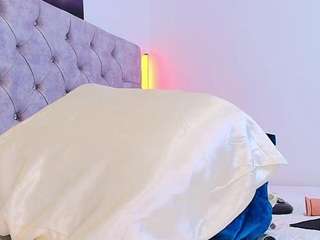 zaracampbell webcam